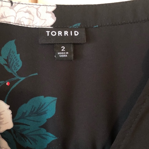 Tortoise black floral blouse - Picture 2 of 2